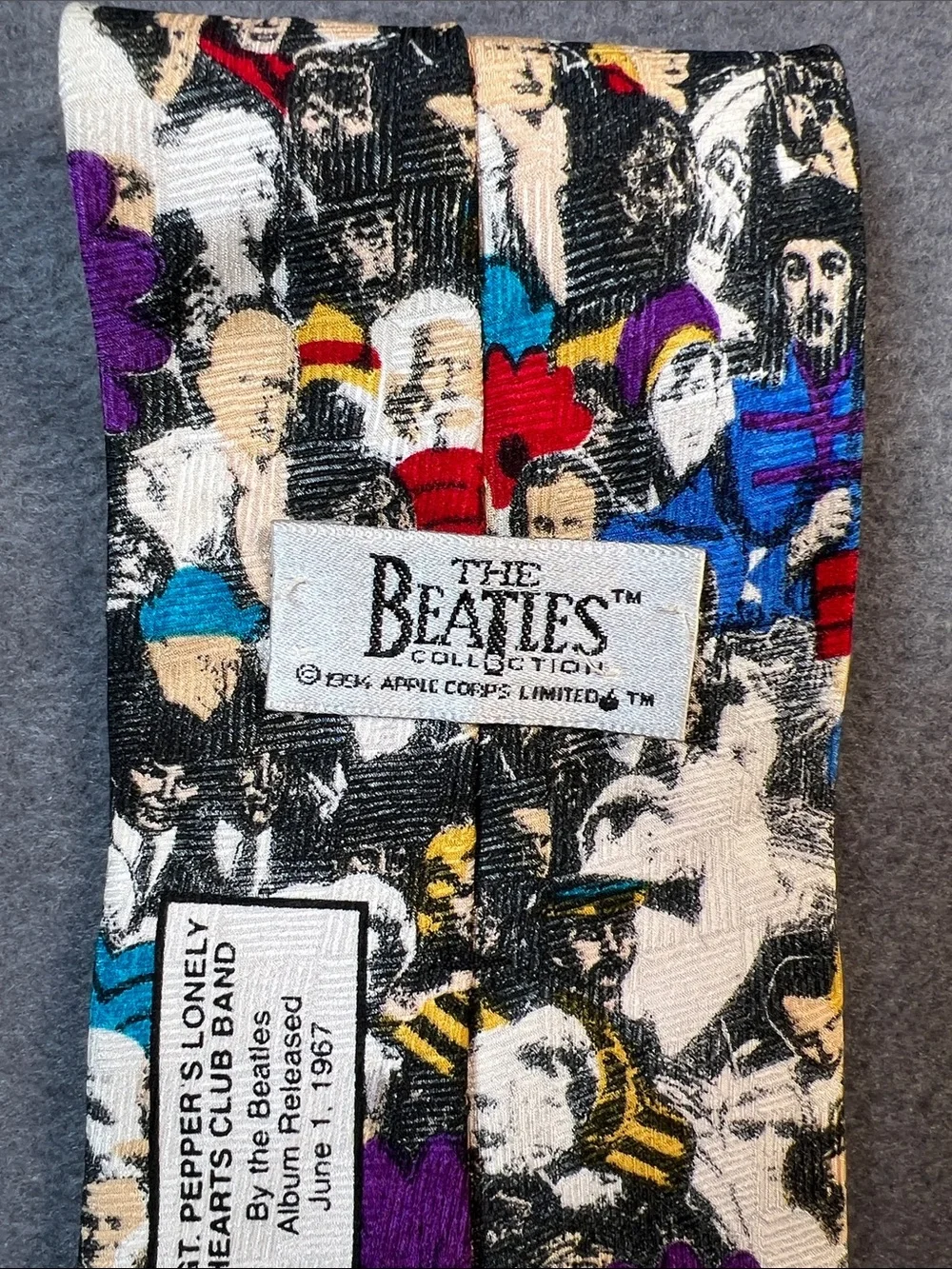 The Beatles sergeant Pepper‘s lonely hearts club band tie